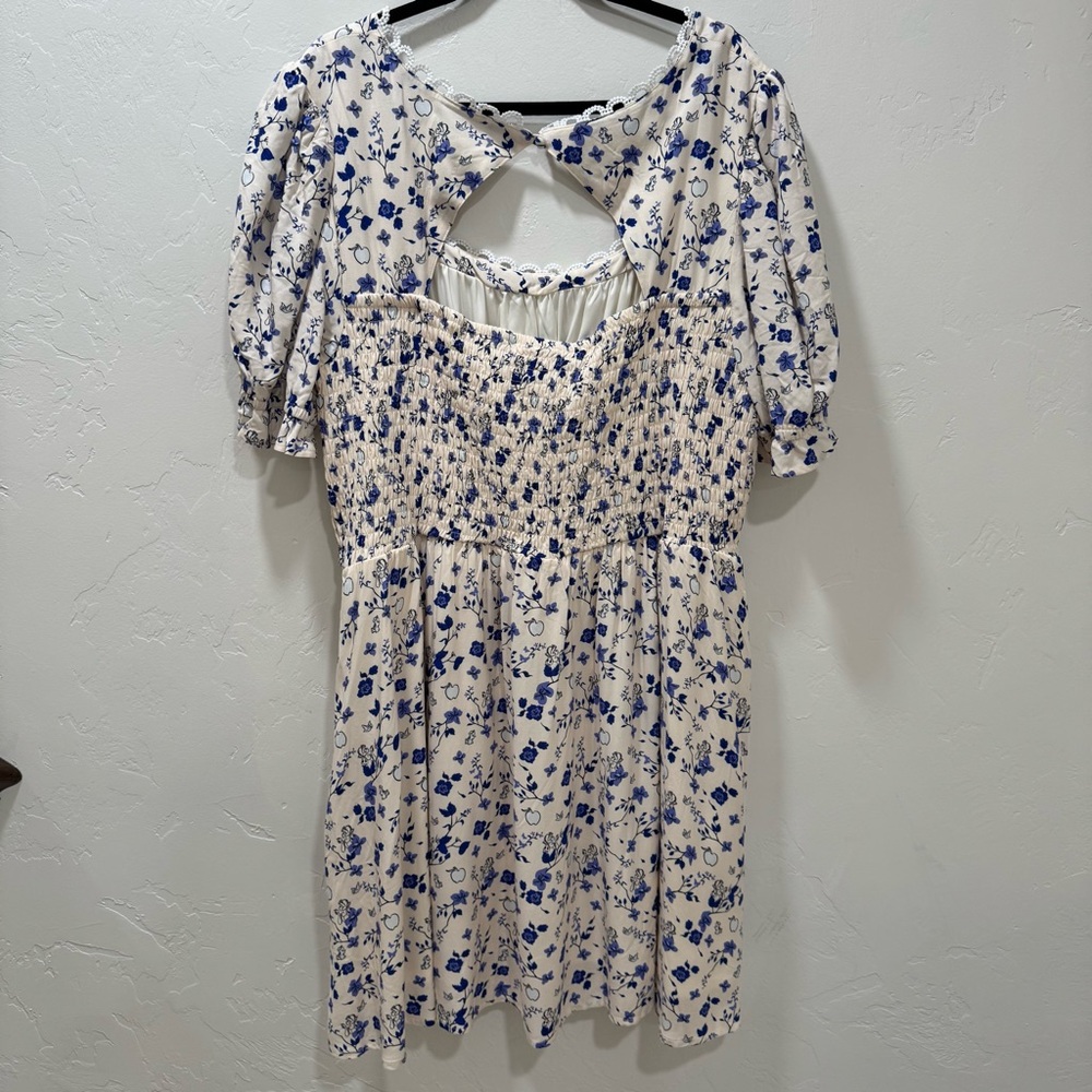 Box Lunch Disney Snow White & Seven Dwarfs Floral Allover Print Dress Plus 3X - Picture 12 of 16